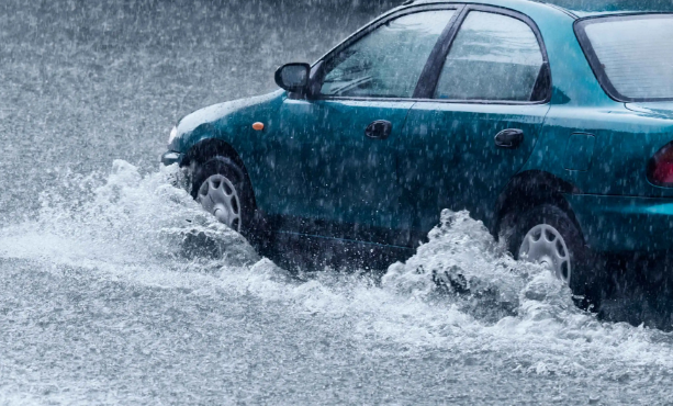 汽車救援提示汽車進水的預(yù)防和處理